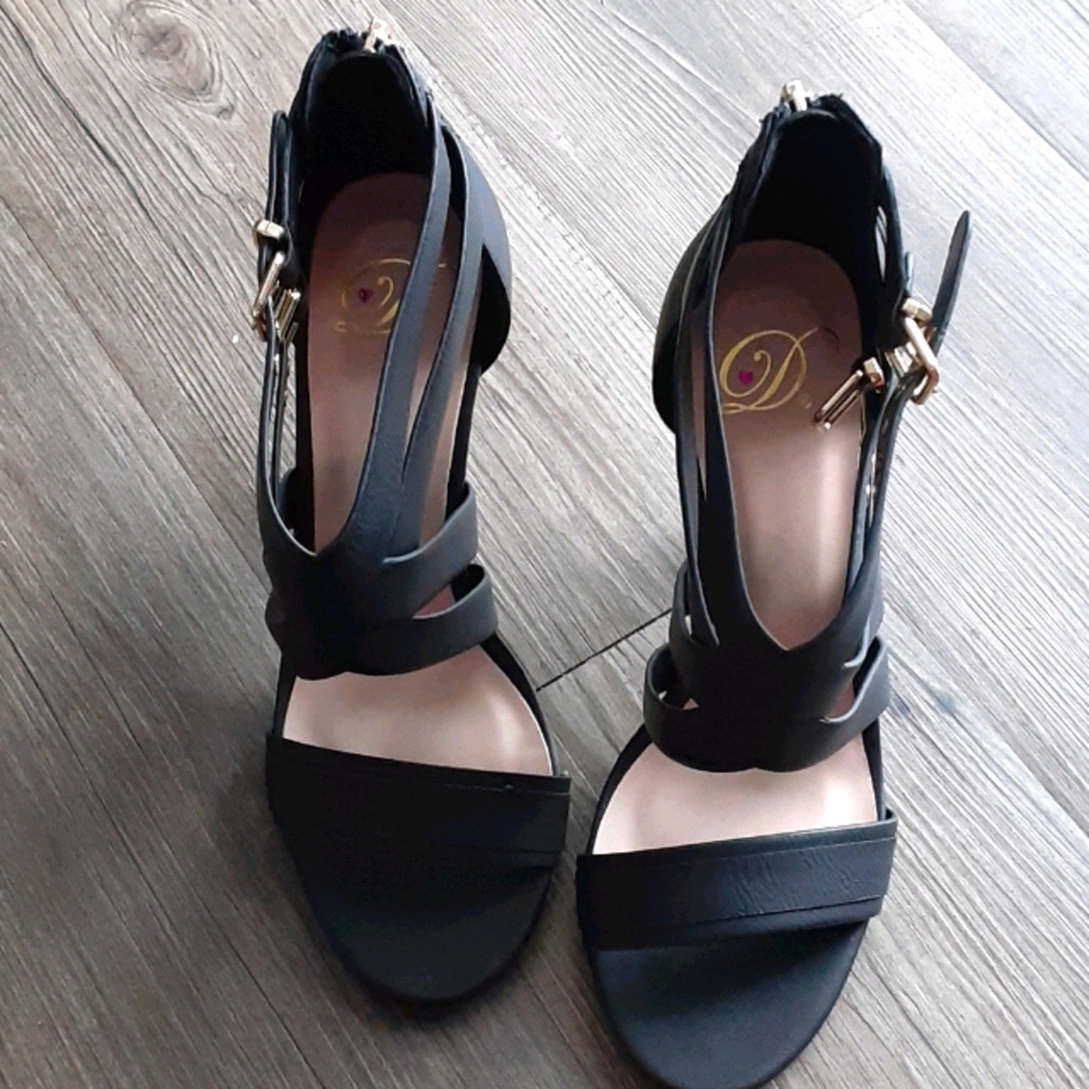 Ladies shoes
